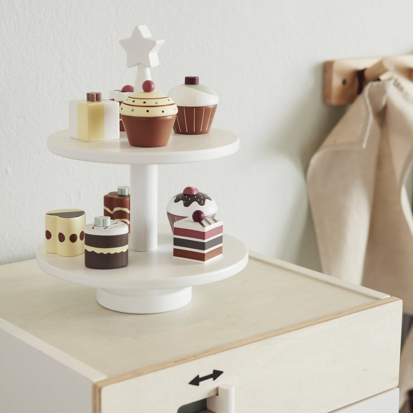 CAKE STAND FOR KIDS