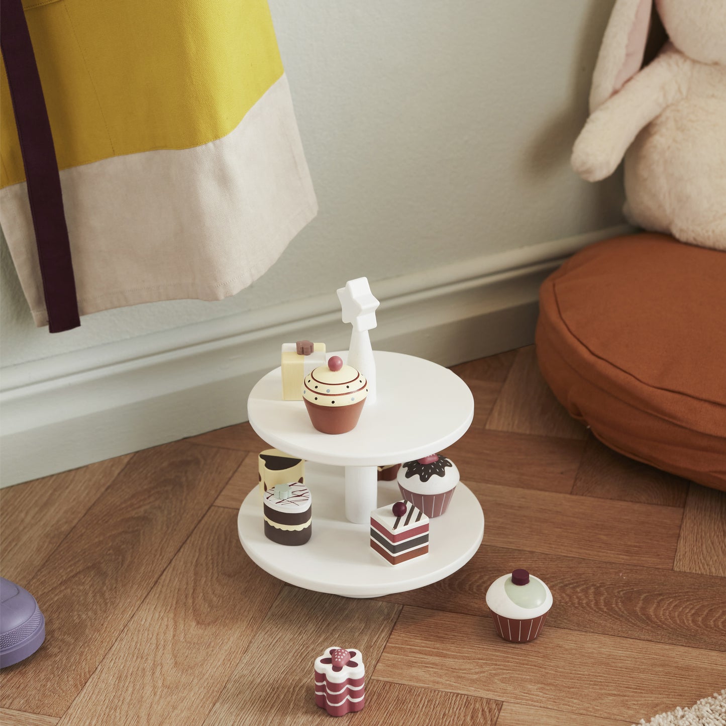 CAKE STAND FOR KIDS