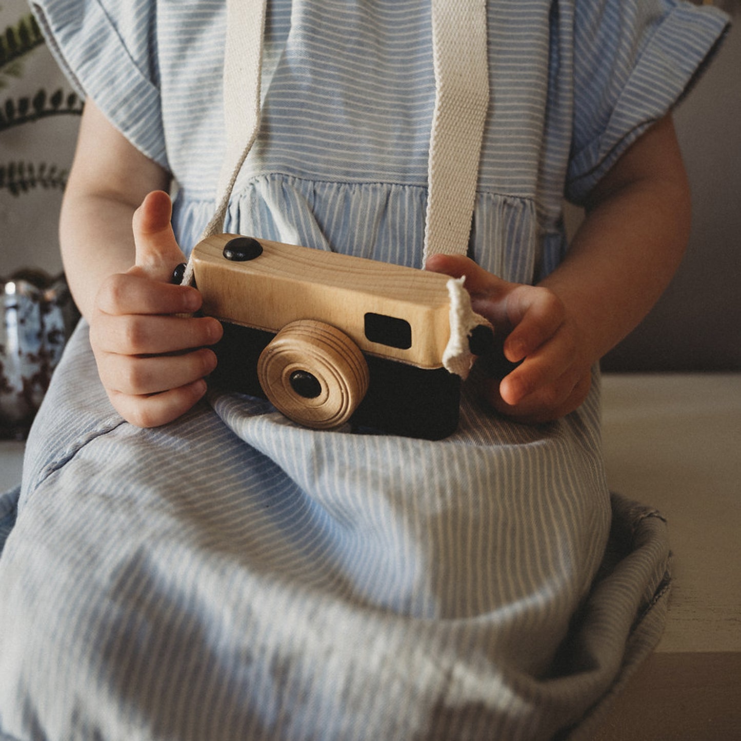 WOODEN TOY CAMERA BLACK