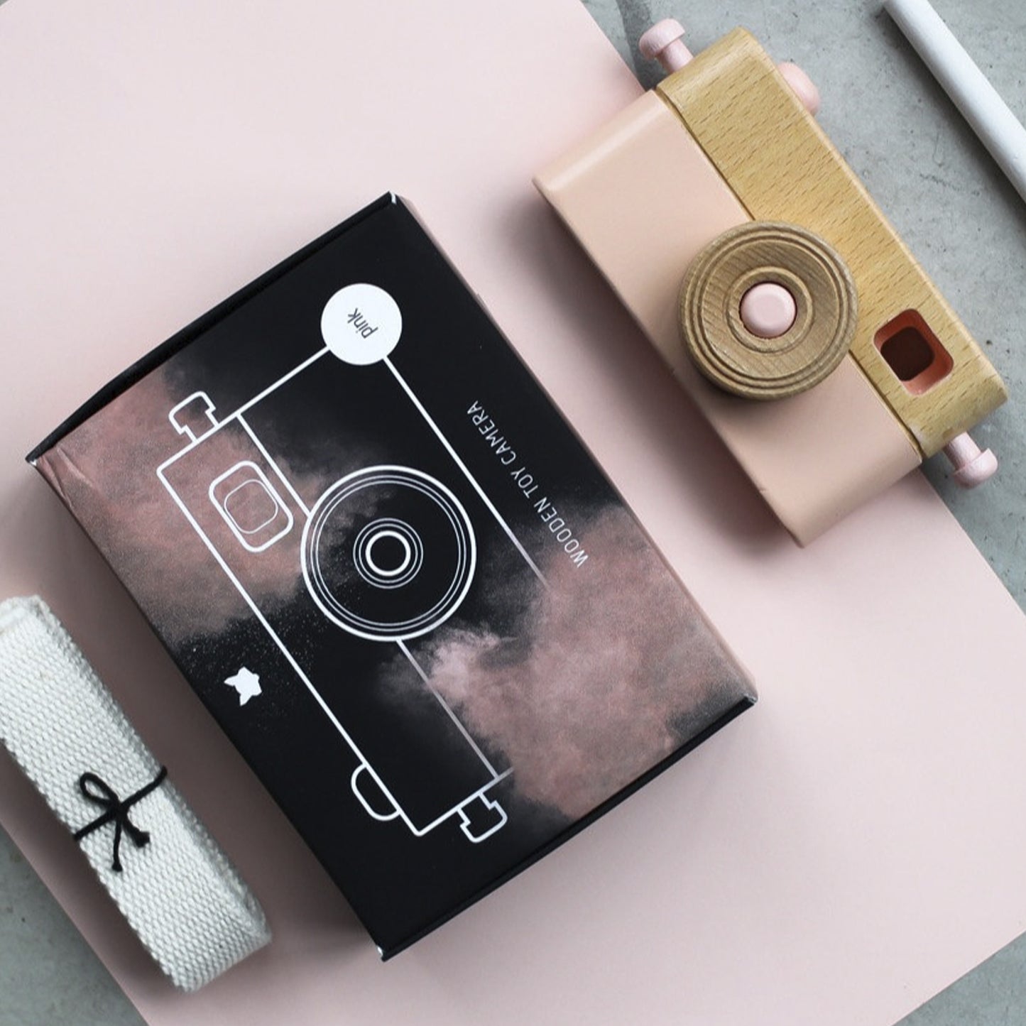 WOODEN TOY CAMERA PINK