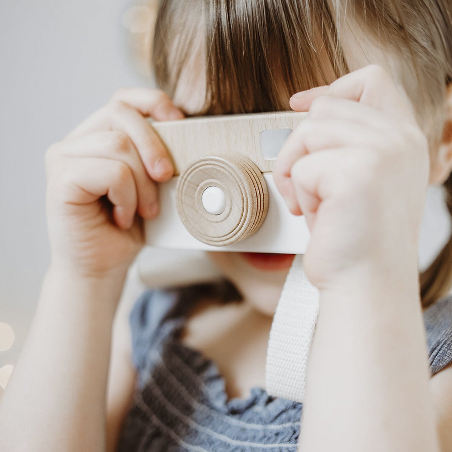 WOODEN TOY CAMERA CREAM